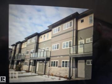 Townhouse for sale in Royal Gardens - Patio
