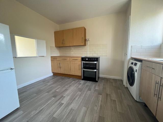 27 31 Benhall Avenue, Cheltenham GL51, 3 bed flat to rent, £1,000 pcm | PrimeLocation