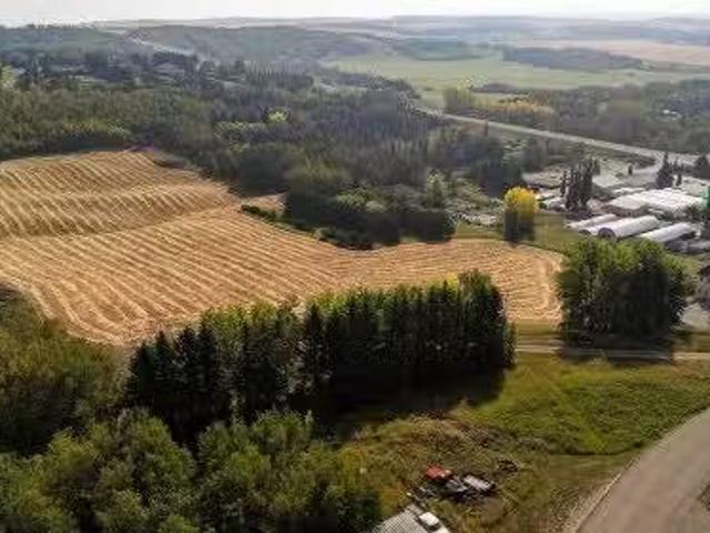 27 38311 Range Road 270, Rural Red Deer County, AB, T4E 1B5.