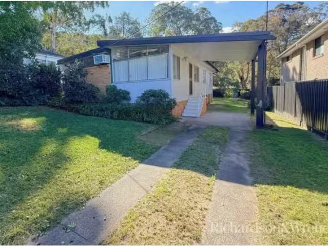 27 Takari Avenue, Point Clare House for rent Listed by Lisa M.