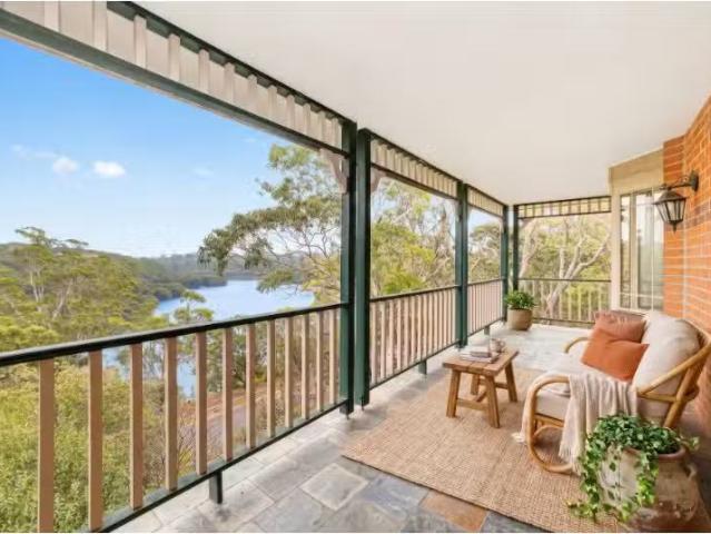 27 The Crescent, Linley Point House for rent Listed by Jacint.
