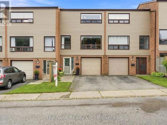 27 The Bridle Path, Clarington Bowmanville, ON, L1C 3W1 townhouse for sale | Listing ID E13742 | Royal LePage