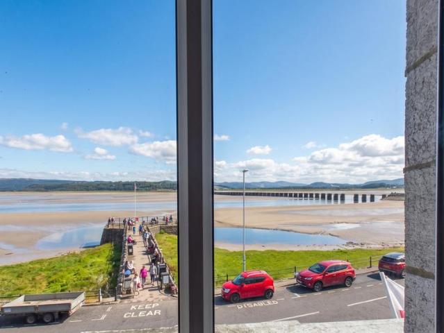 27 The Promenade, Arnside, LA5 2 bed apartment to rent £900 pcm £208 pw