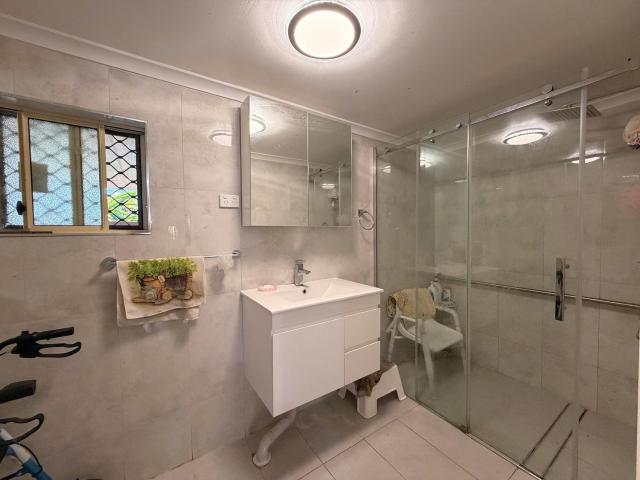 27 Torrens StreetCanley Heights NSW 2166, Australia