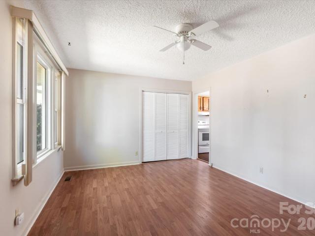 27 Trowbridge Lane