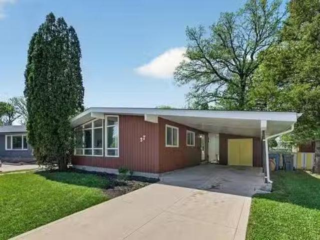 27 Triton Bay, Winnipeg, MB, R2M 2E8 house for sale Listing.