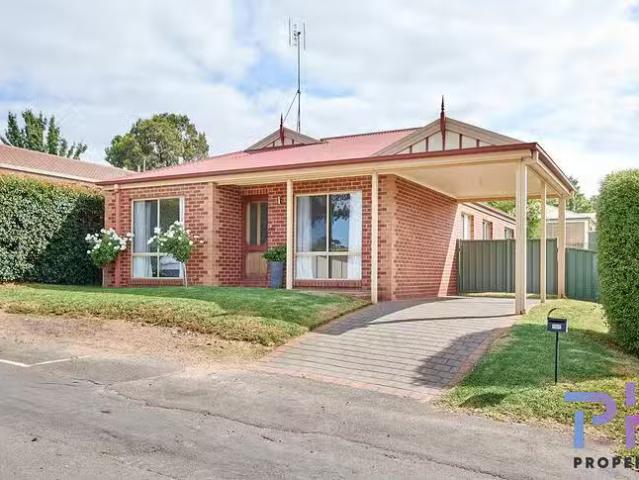 27 Wade Lane, Golden Square, VIC 3555