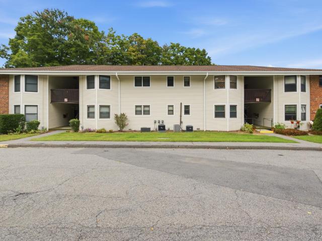 27 Walden Court F