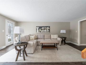 27 Wellington Court N