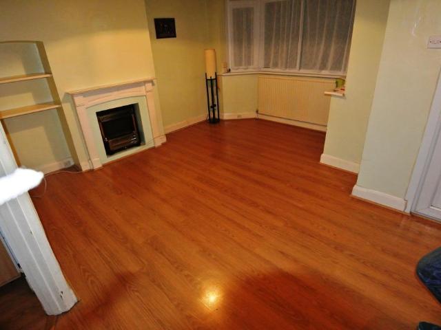 27 Westdean Avenue, London, SE12 9NH, United Kingdom | 3 bed townhouse for rent #139069531 | Rentberry
