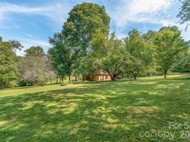 27 Windy Acres Drive