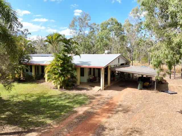 27 ACRES OF LIFESTYLE ON THE BARRON RIVER, 10 MINS FROM MAREEBA!