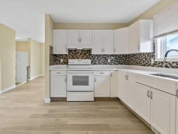 Abbeydale, Calgary, Alberta - Office room