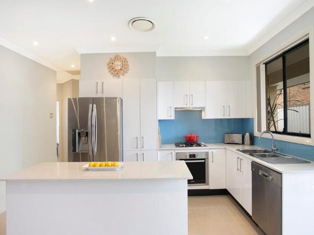 2/7 Aeolus Avenue, Ryde, NSW 2112 Villa for Rent Ray White The Ryde Group