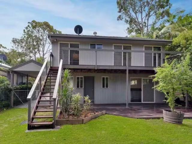 27 Amethyst Ave, PEARL BEACH House for rent Listed by Olivia.