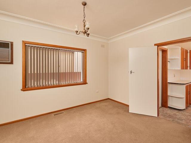27 Anne Street Tolland, NSW 2650