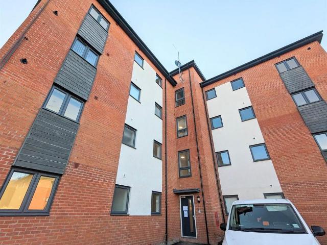 27 Ascot Way, Birmingham B31 2 bed apartment to rent £1,175 pcm £271 pw