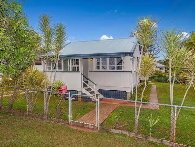 27 Baldwin Street, Redcliffe, QLD 4020