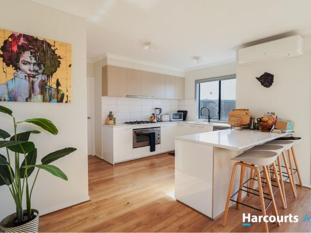 27 Ballymarang Chase, Cranbourne West, VIC 3977