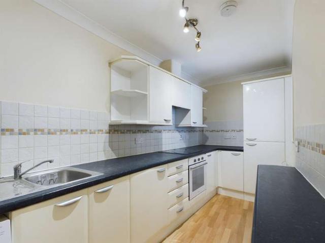 13 Bedroom Flat
