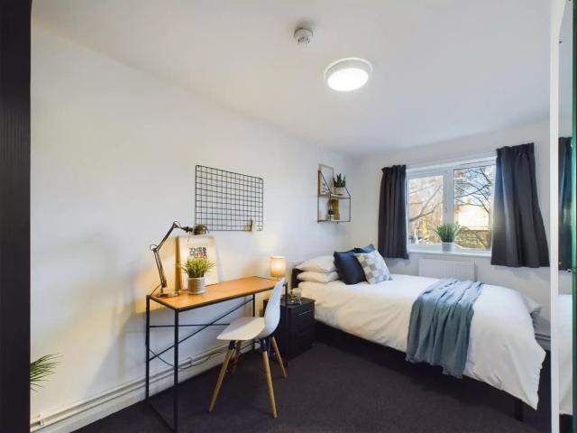 27 Brookside, Derby