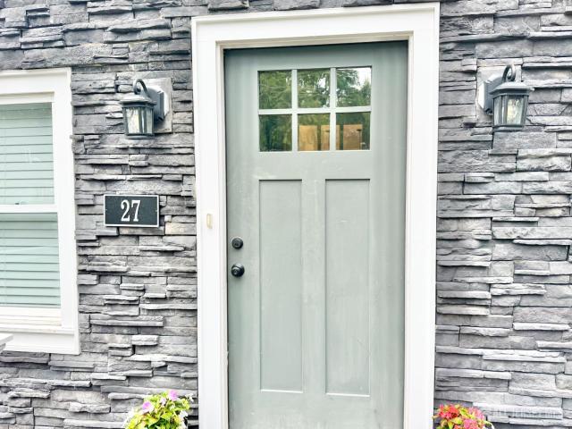 27 Brookside Road