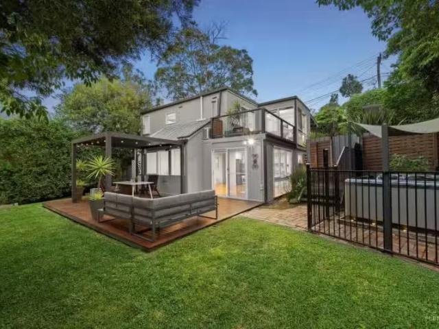 27 Byways Drive, Ringwood East VIC 3135 House Auction