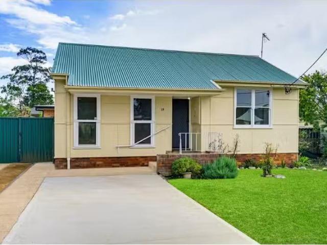 27 Catalina Street, NORTH ST MARYS House for rent Listed by R.