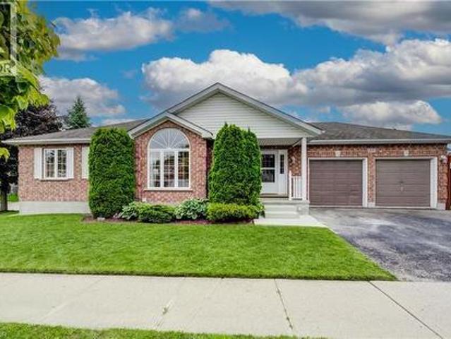27 Chandos Drive, Kitchener, ON, N2A 3C2 house for sale | Listing ID 40852 | Royal LePage