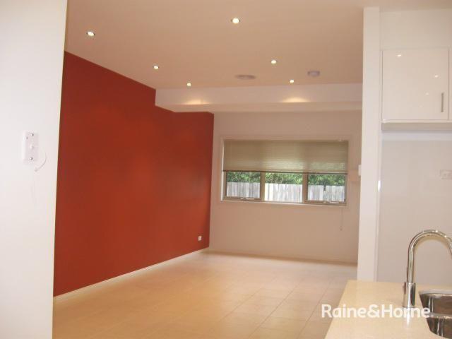 2/7 Colonsay Rd, Springvale