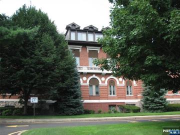 27 Clinton Avenue # 1I