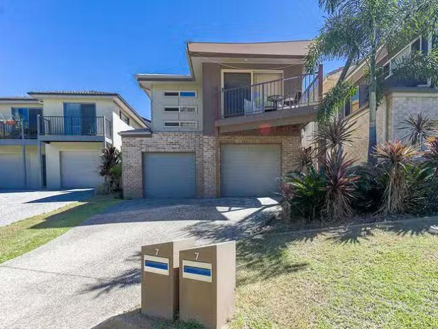 2/7 Creekside Court, Everton Hills, QLD 4053