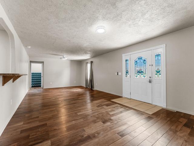 27 Crestview Street