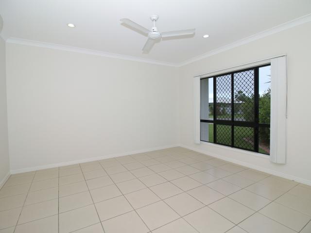 27 Derwent Circuit Kelso, QLD 4815