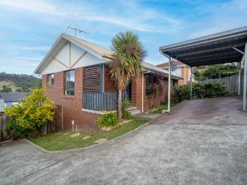 2/7 donald court, glenorchy