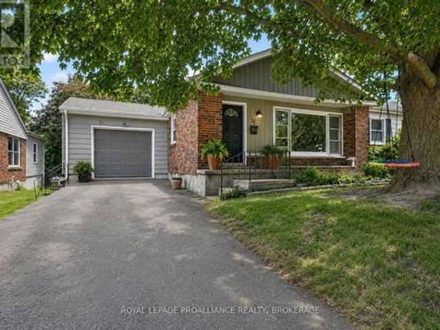 27 Elizabeth Avenue, Kingston West Of Sir John A. Blvd, ON, K7M 3G9 house for sale | Listing ID X13548 | Royal LePage