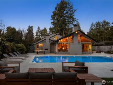 27 Forest Glen Lane SW