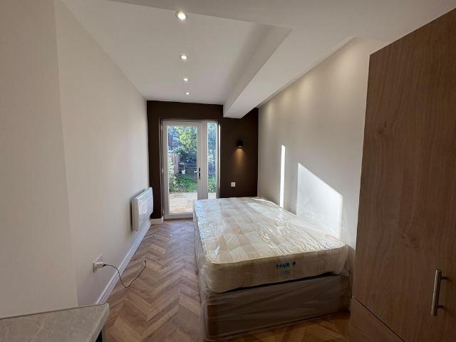 27 Fountain Lane, Maidstone ME16 Studio to rent £800 pcm £185 pw
