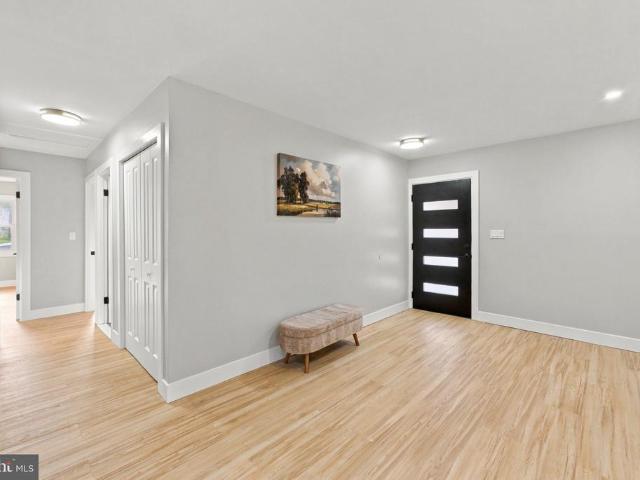 27 Genesee Lane