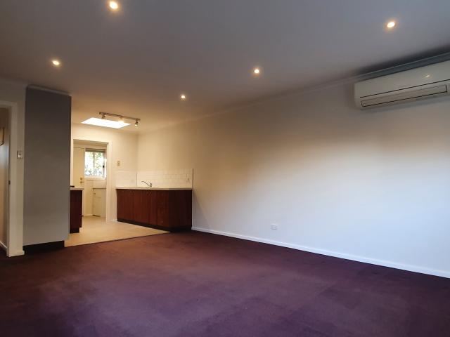 2/7 Golf Links Avenue Oakleigh, VIC 3166