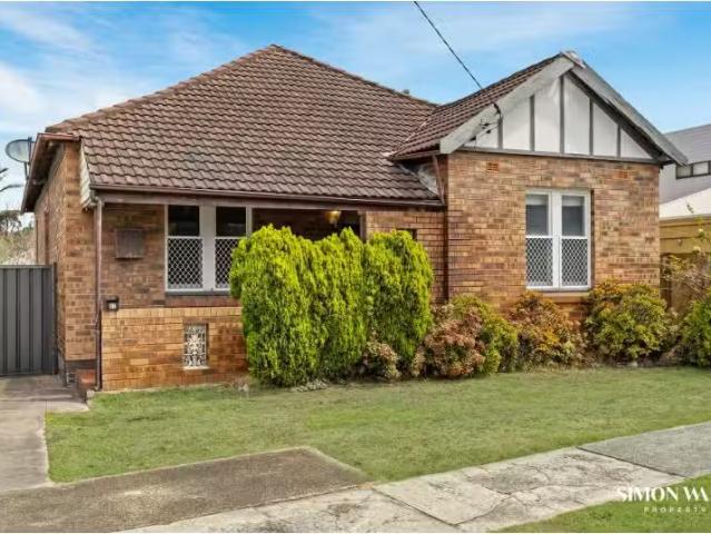 27 Glebe Road, The Junction House for rent Listed by Tully Yo.