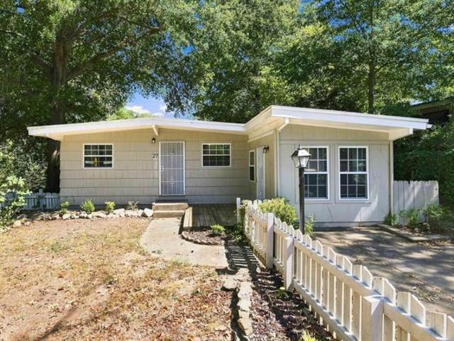 27 Greenway Dr, Little Rock, AR 72209