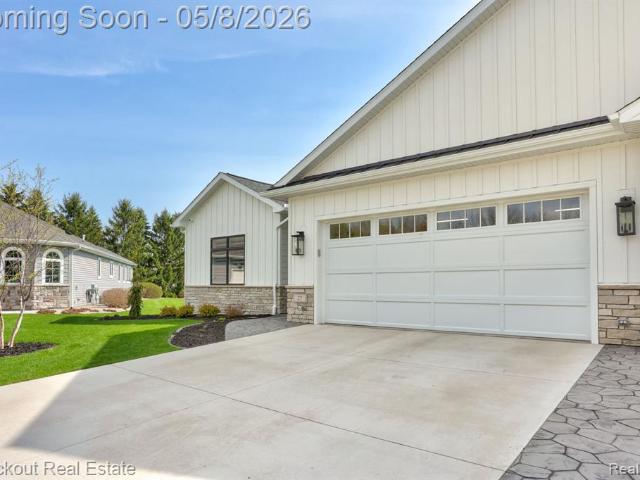 27 Hanover Drive