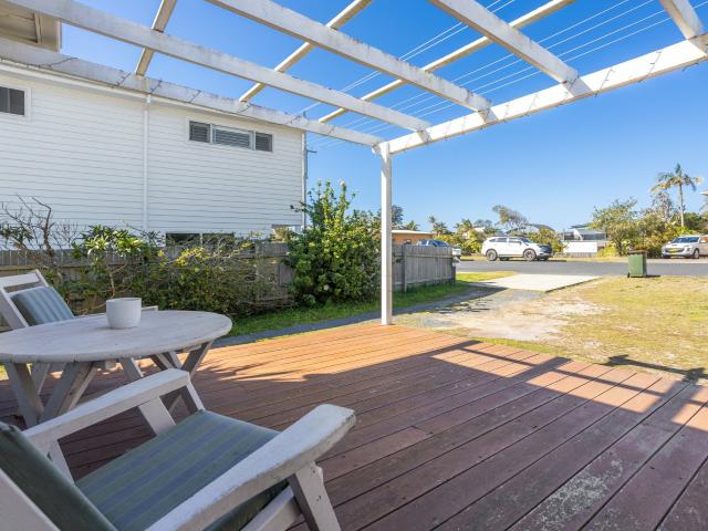 27 Hall St, Old Bar NSW