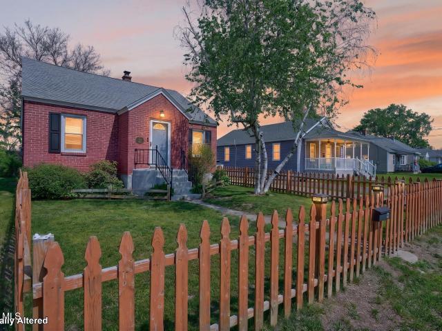 27 Highland Avenue