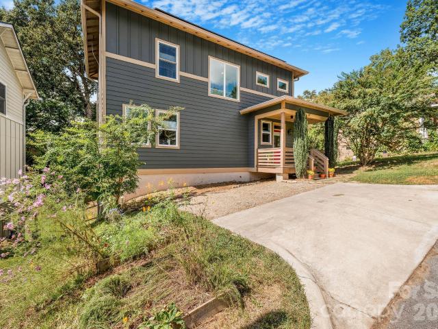 27 Hubbard Avenue