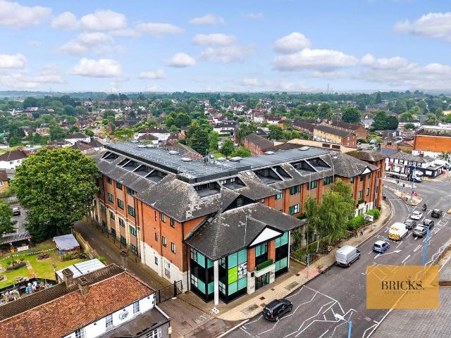 27 Key Point, High Street, Potters Bar EN6, 1 bed flat to rent, £1,400 pcm | PrimeLocation