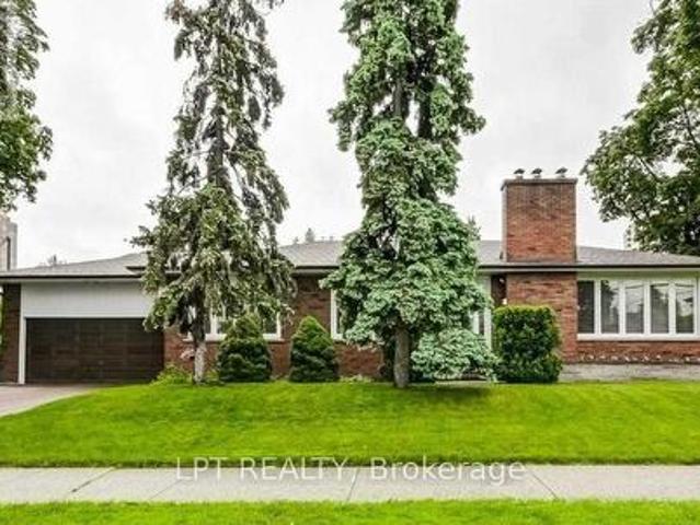 27 Kingsview Boulevard, Toronto, ON, M9R 1T5 house for sale | Listing ID W13711 | Royal LePage