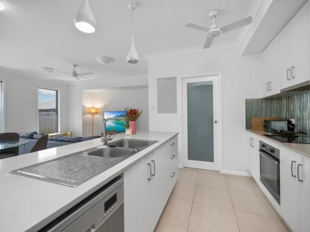 27 La Glorie CircuitBurdell QLD 4818, Australia