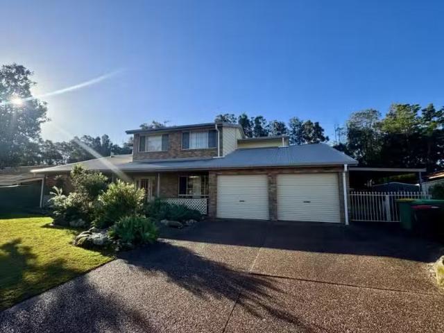 27 Lady Penrhyn Close, Bateau Bay House for rent Listed by Ke.